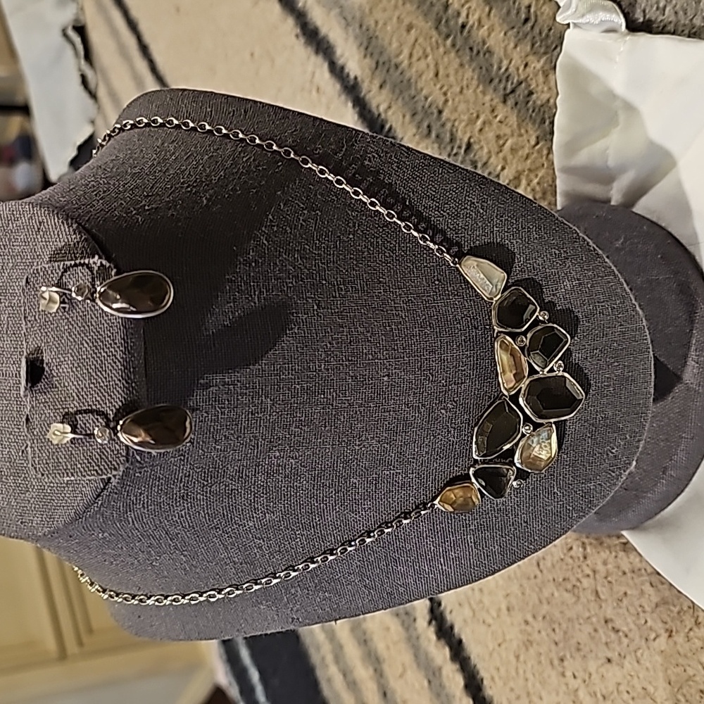 Silpada necklace & earrings set